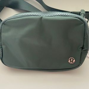 Lululemon Everywhere Crossbody Belt Bag